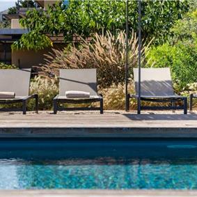 6 bedroom villa with pool and sea views near Noto, Sicily, sleeps 12
